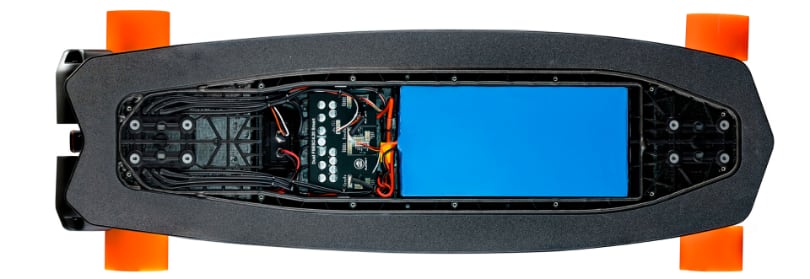 EMI skateboard elettrico