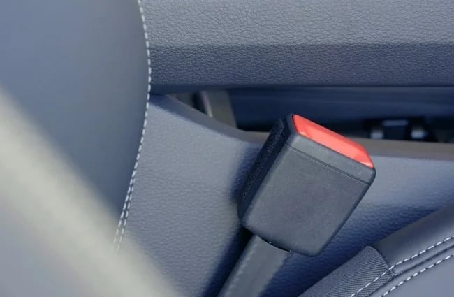 audi aggancio cinture sicurezza riciclo chimico