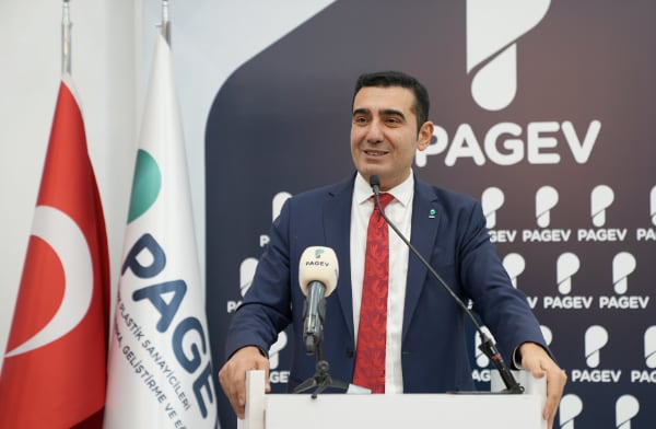 Yavuz Eroglu  presidente pagev
