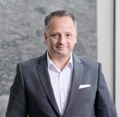  Stefan Girschik, CEO Meraxis